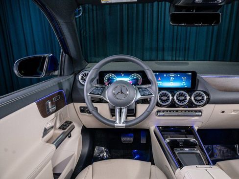 New 2025 Mercedes-Benz GLA 250 image 16