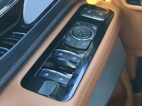 Used 2025 Lincoln Aviator Black Label w/ Jet Appearance Package image 25