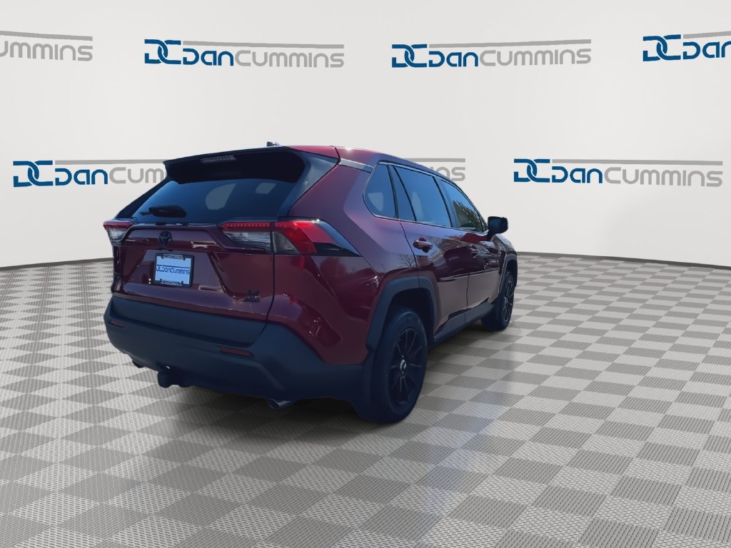 Used 2022 Toyota RAV4 LE AWD/4WD image 8