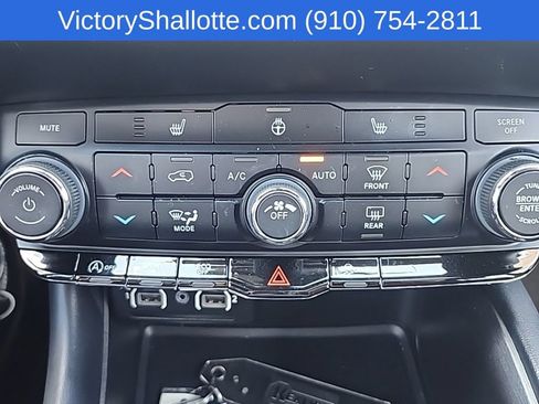 Used 2023 Dodge Durango SXT AWD/4WD image 8