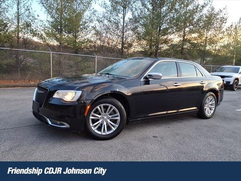 Used 2016 Chrysler 300 C image 1