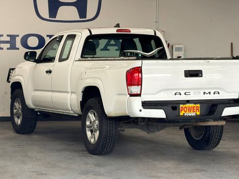 Used 2016 Toyota Tacoma SR image 5