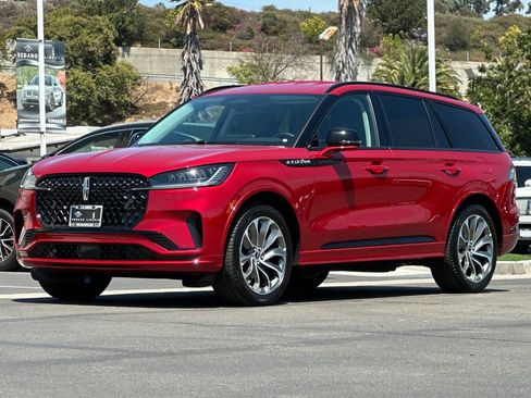 New 2026 Lincoln Aviator 2WD w/ Jet Appearance Package image 7