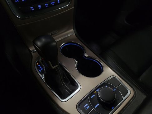 Used 2017 Jeep Grand Cherokee Limited image 26