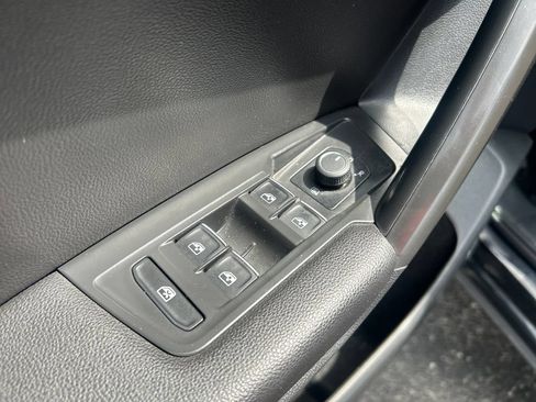 Used 2021 Volkswagen Tiguan SE AWD/4WD image 11