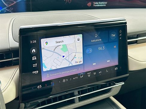 Used 2024 Lincoln Nautilus Reserve image 13