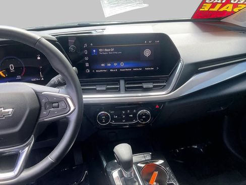 Certified 2025 Chevrolet Trax ACTIV w/ Driver Confidence Package FWD image 7