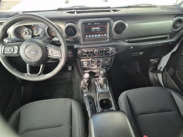 Used 2022 Jeep Wrangler Unlimited Sport AWD/4WD image 16