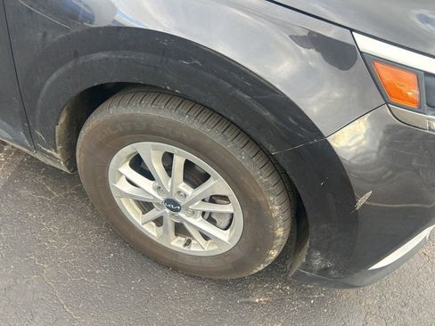 Used 2024 Kia Carnival LX image 25