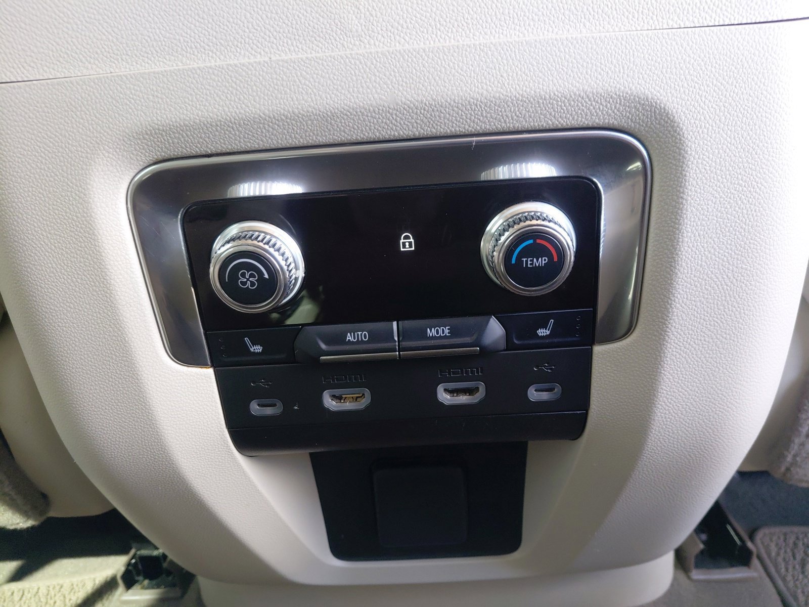 Used 2021 GMC Yukon Denali AWD/4WD image 29