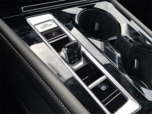 New 2026 Volkswagen Atlas Cross Sport SEL R-Line image 10