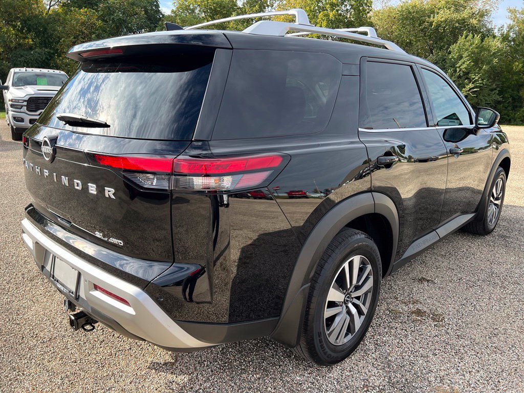 Used 2023 Nissan Pathfinder SL AWD/4WD image 7