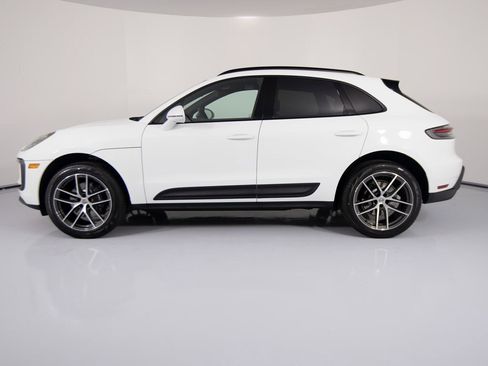 New 2026 Porsche Macan image 2