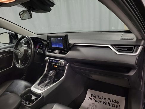 Used 2019 Toyota RAV4 XLE Premium image 27