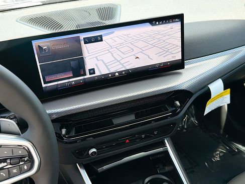 New 2026 BMW 330i Sedan w/ M Sport Package image 28