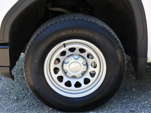 Certified 2024 GMC Sierra 1500 Pro w/ Convenience Package image 9