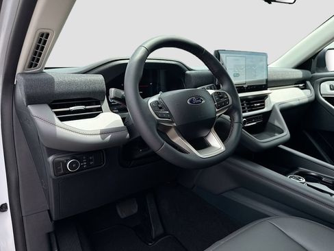 New 2026 Ford Explorer Active w/ Active Comfort Package RWD image 9