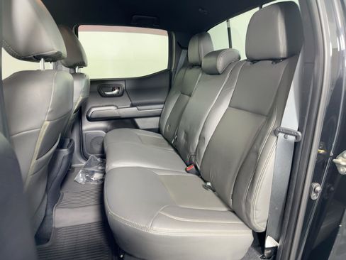 Used 2019 Toyota Tacoma TRD Off-Road image 13