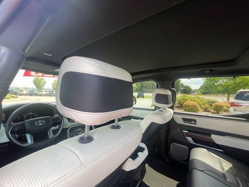 Used 2024 Toyota Tundra Capstone AWD/4WD image 28