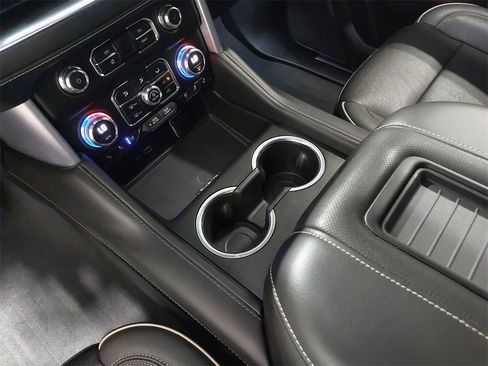 Used 2023 GMC Yukon SLT image 56