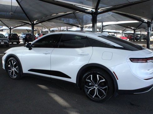 Used 2023 Toyota Crown Limited image 14