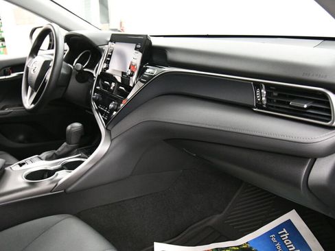 Used 2022 Toyota Camry LE image 26