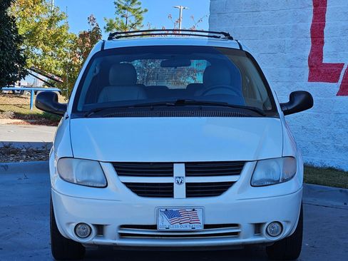 Used 2007 Dodge Grand Caravan SXT image 2
