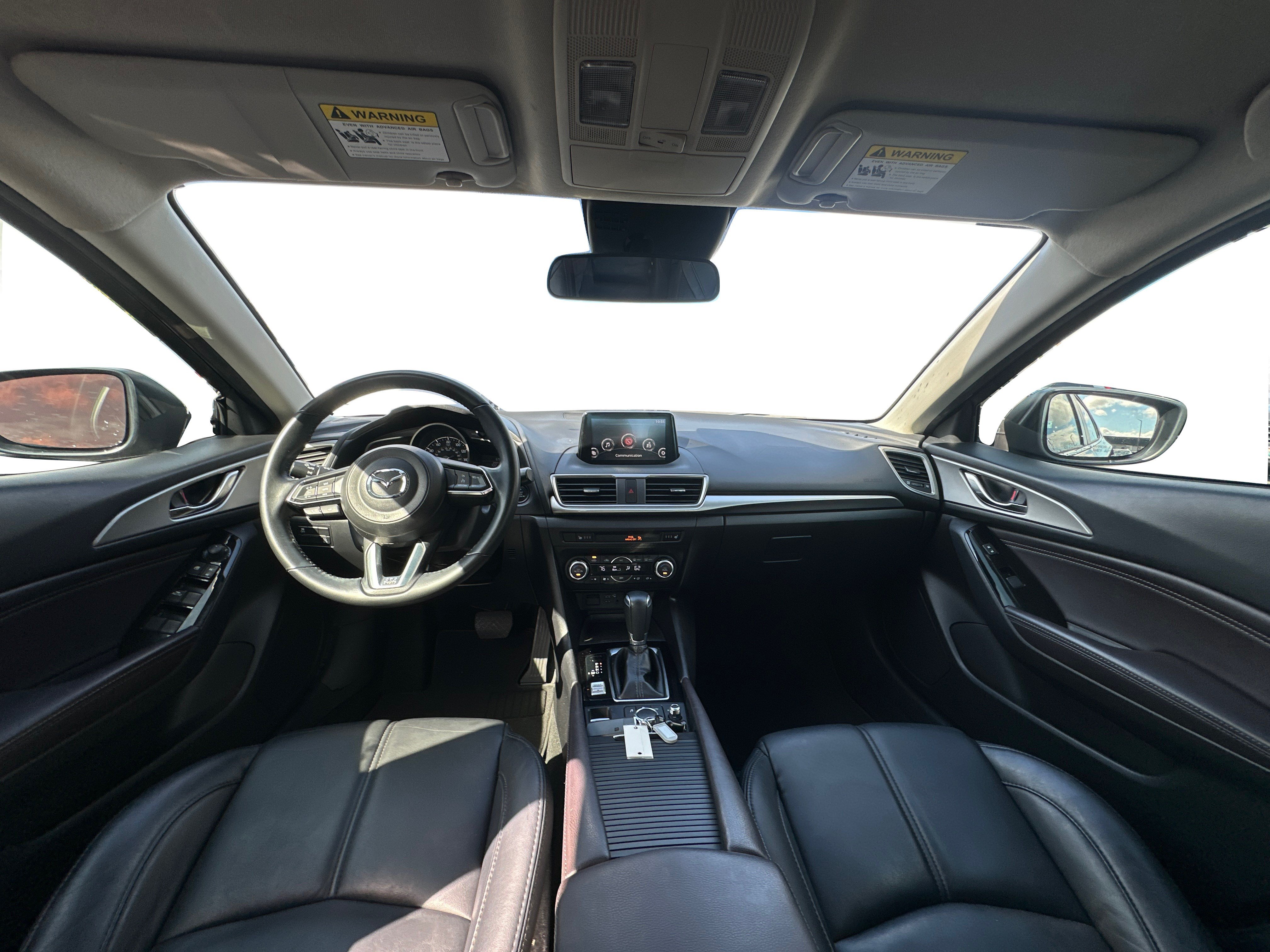 Used 2018 MAZDA MAZDA3 Touring FWD image 12