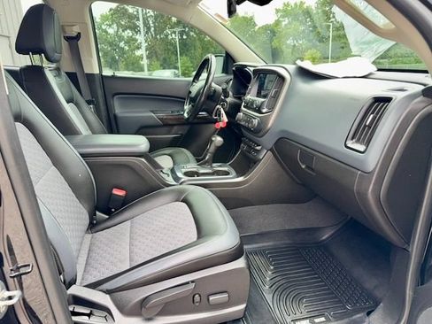 Used 2020 Chevrolet Colorado Z71 AWD/4WD image 8