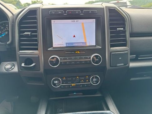 Used 2021 Ford Expedition XLT w/ Equipment Group 202A AWD/4WD image 29