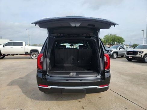 New 2026 GMC Yukon XL Elevation w/ Elevation Premium Package AWD/4WD image 16