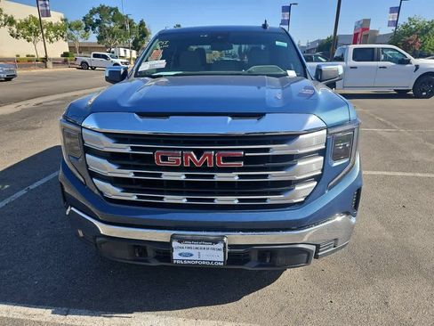 Used 2024 GMC Sierra 1500 SLE AWD/4WD image 2