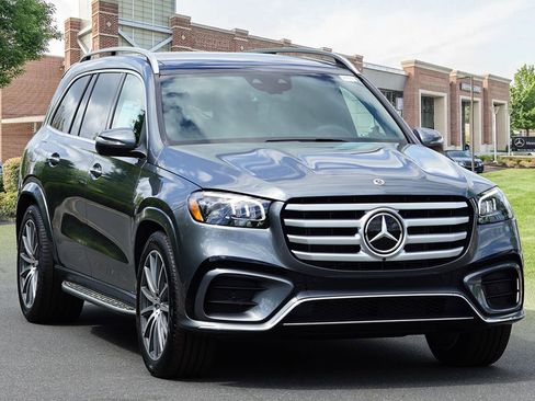 New 2026 Mercedes-Benz GLS 580 4MATIC image 3