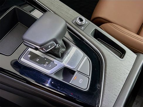 Used 2023 Audi A4 2.0T Premium w/ Convenience Package image 18