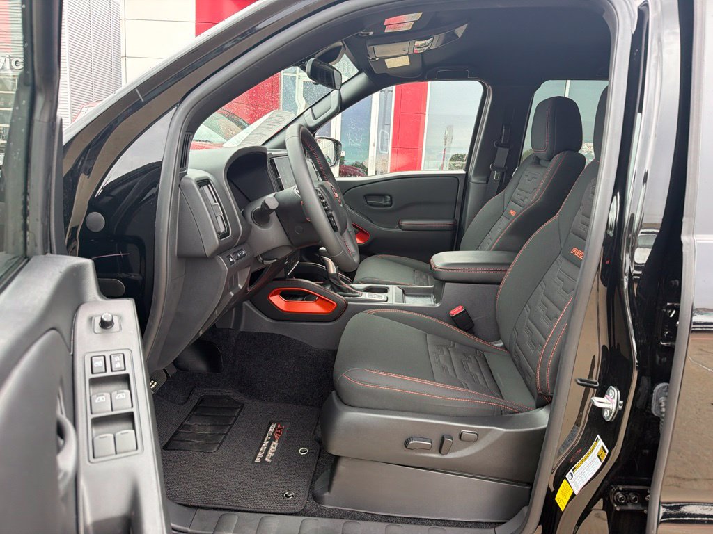 Used 2026 Nissan Frontier PRO-4X w/ Tow Package AWD/4WD image 13