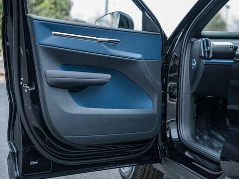 New 2026 Volvo EX30 Plus w/ Protection Package Premier image 34