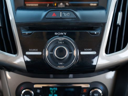 Used 2012 Ford Focus SEL image 31