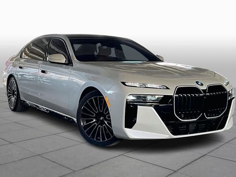 Certified 2025 BMW 760i xDrive w/ Executive Package image 3