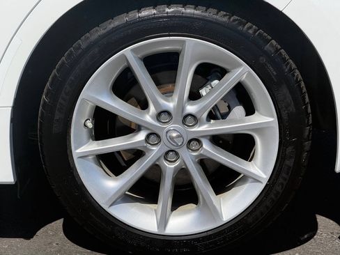 Used 2013 Lexus CT 200h FWD image 16