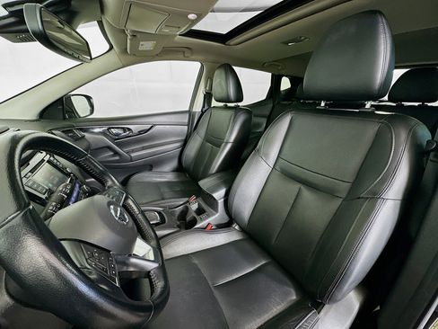 Used 2019 Nissan Rogue Sport SL w/ Premium Package image 13