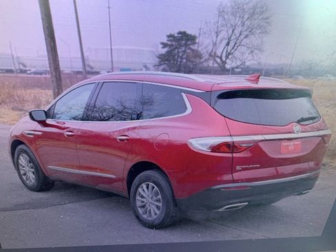 Used 2024 Buick Enclave Premium image 24