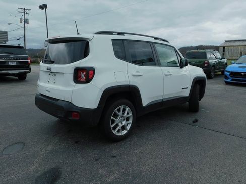 Used 2023 Jeep Renegade Latitude w/ Premium Group image 9