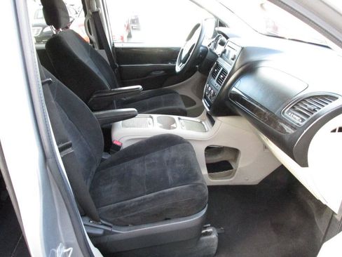 Used 2013 Dodge Grand Caravan SXT FWD image 26