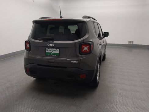 Used 2020 Jeep Renegade Latitude w/ Popular Equipment Group FWD image 7