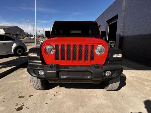 Used 2019 Jeep Wrangler Unlimited Sport S image 3