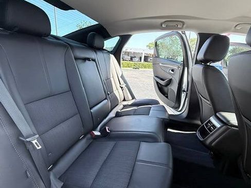 Used 2015 Chevrolet Impala LT w/ Convenience Package FWD image 14