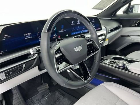 Used 2026 Cadillac Lyriq Premium Luxury image 36