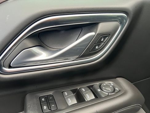 Used 2023 Chevrolet Suburban LT image 26