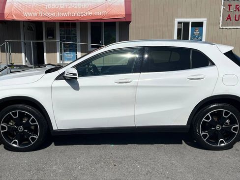 Used 2020 Mercedes-Benz GLA 250 w/ Convenience Package image 4