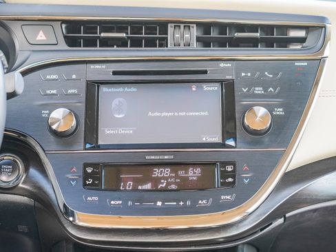 Used 2018 Toyota Avalon XLE image 14